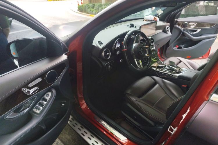 Used Mercedes-Benz GLC 2018 Facelift GLC 260 4MATIC Luxury Edition Driver Seat
