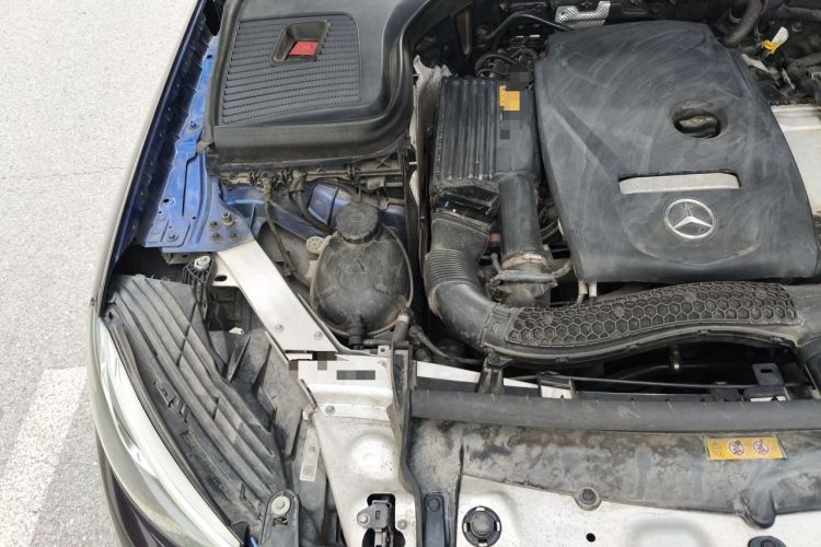 Used Mercedes-Benz GLC 2018 Facelift GLC 260 4MATIC Luxury Edition Engine Bay Right