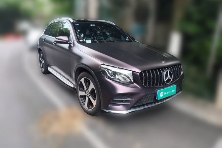Used Mercedes-Benz GLC 2018 Facelift GLC 260 4MATIC Luxury Edition Front Right 45 Deg