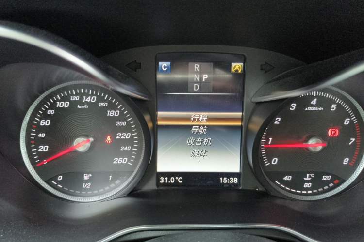Used Mercedes-Benz GLC 2018 Facelift GLC 260 4MATIC Luxury Edition Instrument Cluster
