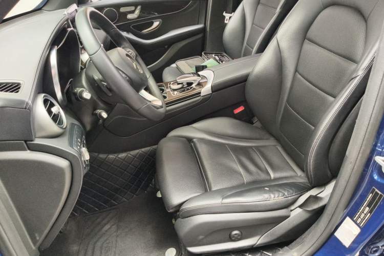 Used Mercedes-Benz GLC 2018 Facelift GLC 260 4MATIC Luxury Edition Left Front Seat