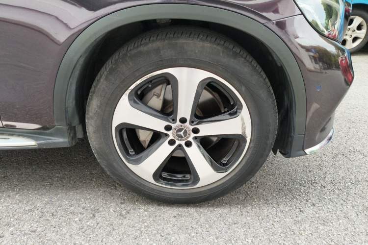 Used Mercedes-Benz GLC 2018 Facelift GLC 260 4MATIC Luxury Edition Right Front Wheel Hub