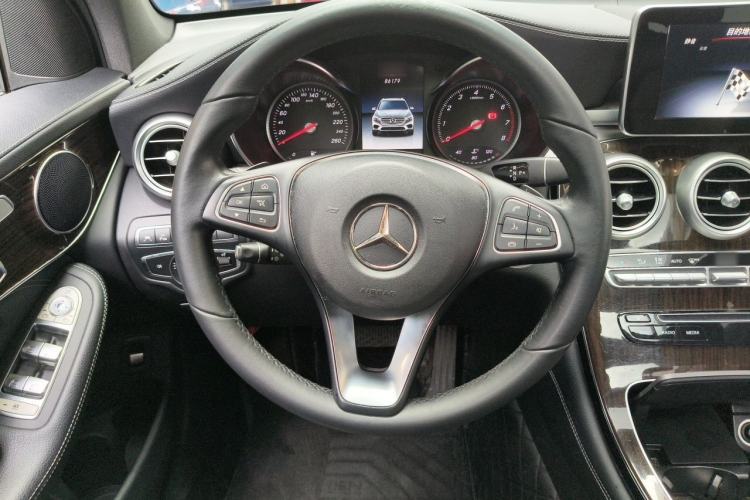 Used Mercedes-Benz GLC 2018 Facelift GLC 260 4MATIC Luxury Edition Steering Wheel