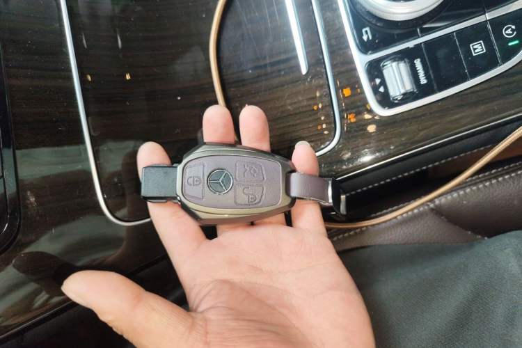 Used Mercedes-Benz GLC 2018 Facelift GLC 260 4MATIC Luxury Edition Vehicle Key