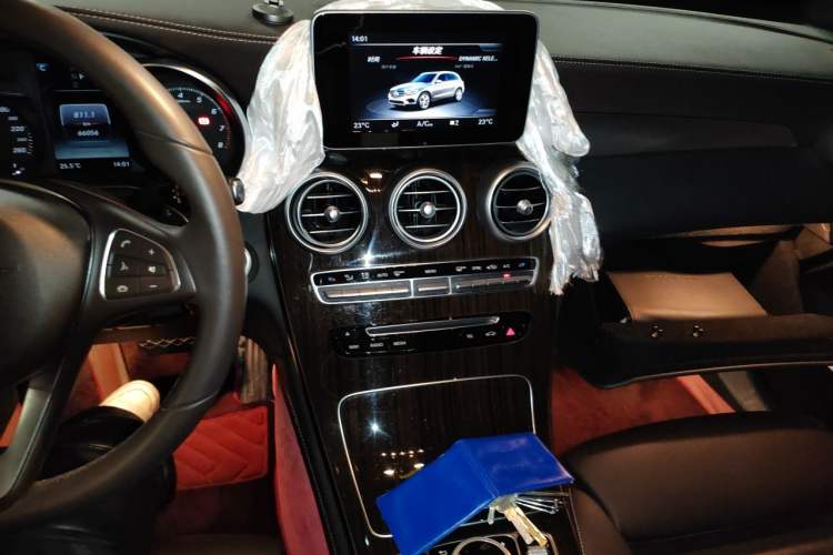 Used Mercedes-Benz GLC 2018 GLC 260 4MATIC Luxury Model Audio And AC Panel