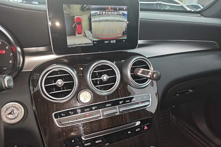 Used Mercedes-Benz GLC 2018 GLC 260 4MATIC Luxury Model Audio And AC Panel