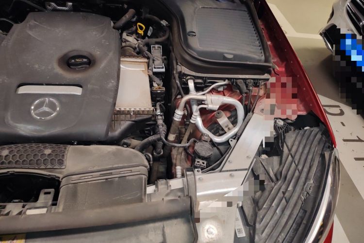Used Mercedes-Benz GLC 2018 GLC 260 4MATIC Luxury Model Engine Bay Left