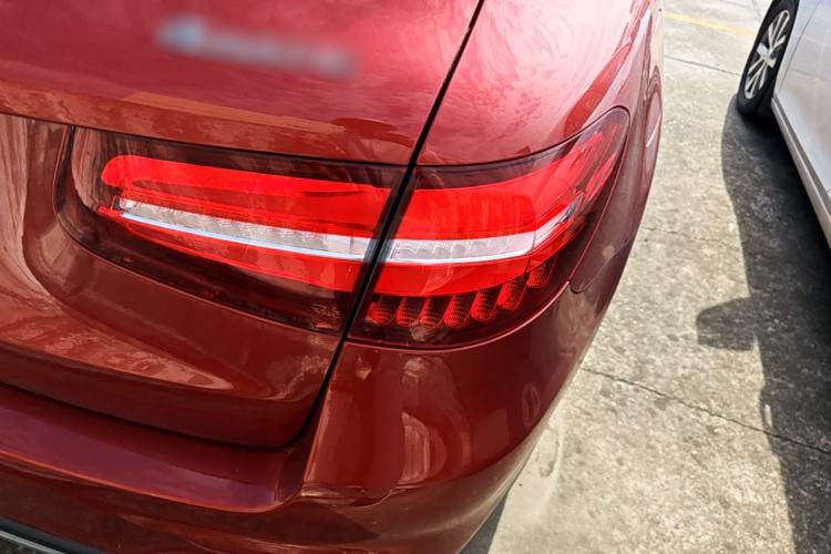 Used Mercedes-Benz GLC 2018 GLC 260 4MATIC Luxury Model Exterior 3