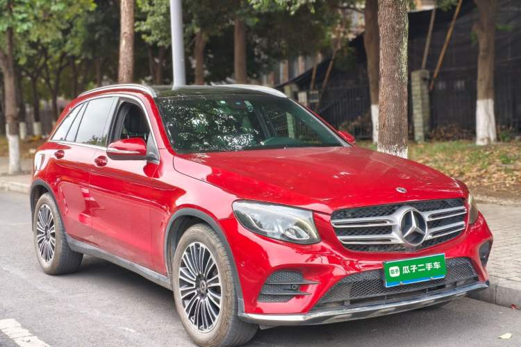 Used Mercedes-Benz GLC 2018 Facelifted GLC 260 4MATIC Dynamic Edition Front Right 45 Deg