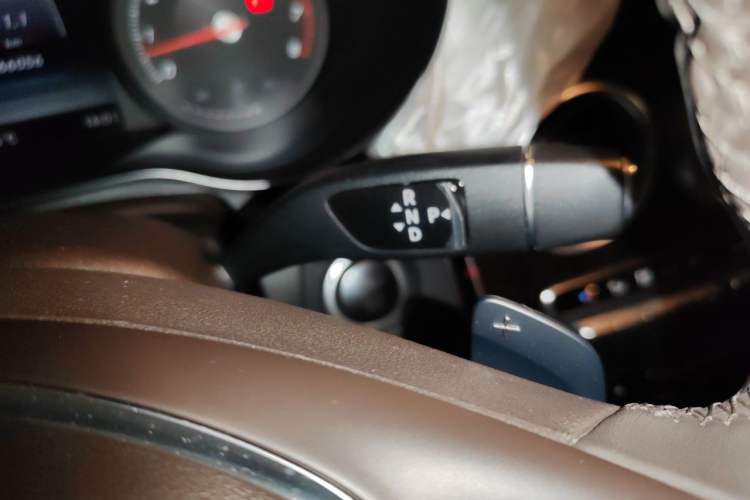 Used Mercedes-Benz GLC 2018 GLC 260 4MATIC Luxury Model Gear Lever