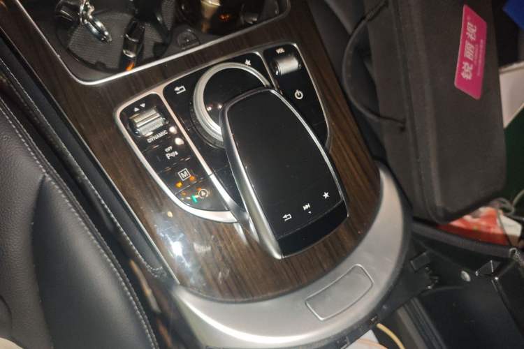 Used Mercedes-Benz GLC 2018 Facelifted GLC 260 4MATIC Dynamic Edition Gear Lever