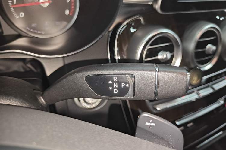 Used Mercedes-Benz GLC 2018 GLC 260 4MATIC Luxury Model Gear Lever