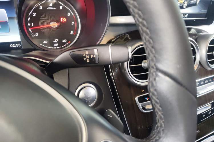 Used Mercedes-Benz GLC 2018 Facelifted GLC 260 4MATIC Dynamic Edition Gear Lever