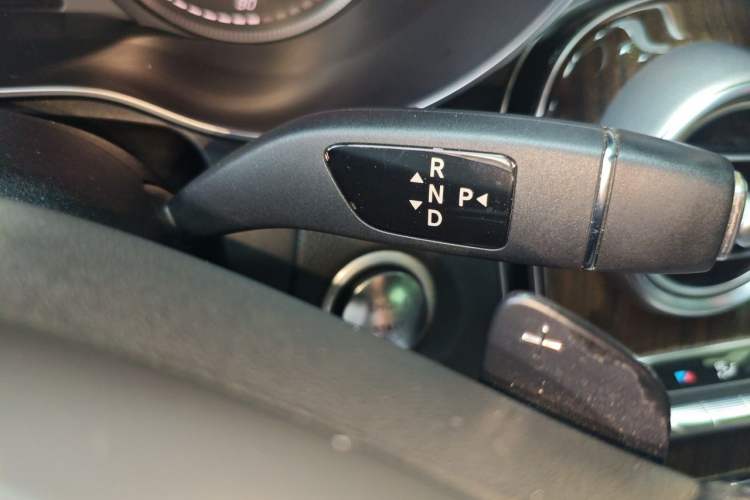Used Mercedes-Benz GLC 2018 GLC 260 4MATIC Dynamic Edition Gear Lever