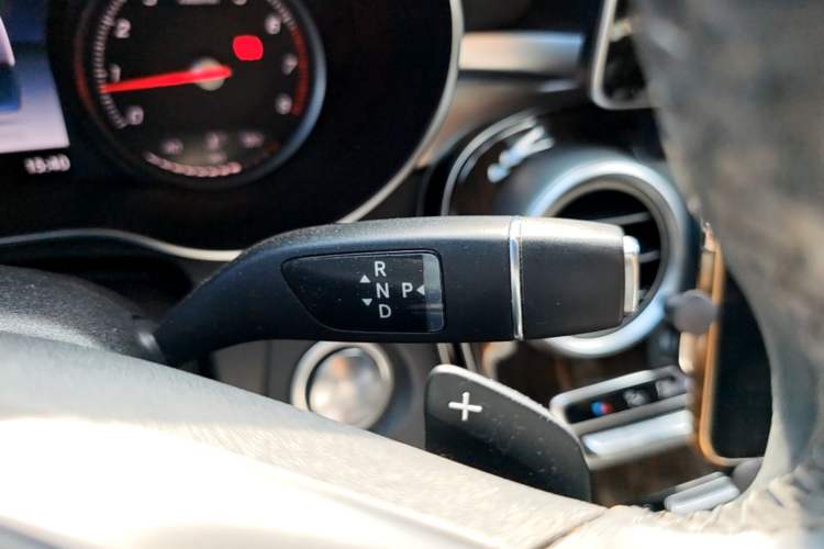 Used Mercedes-Benz GLC 2018 GLC 260 4MATIC Luxury Model Gear Lever