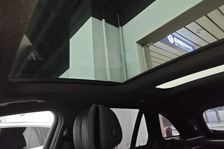 Used Mercedes-Benz GLC 2018 GLC 260 4MATIC Luxury Model Headliner