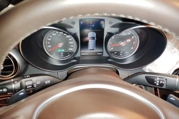 Used Mercedes-Benz GLC 2018 GLC 260 4MATIC Luxury Model Instrument Cluster