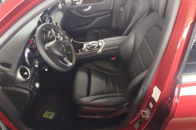 Used Mercedes-Benz GLC 2018 Facelifted GLC 260 4MATIC Dynamic Edition Left Front Seat