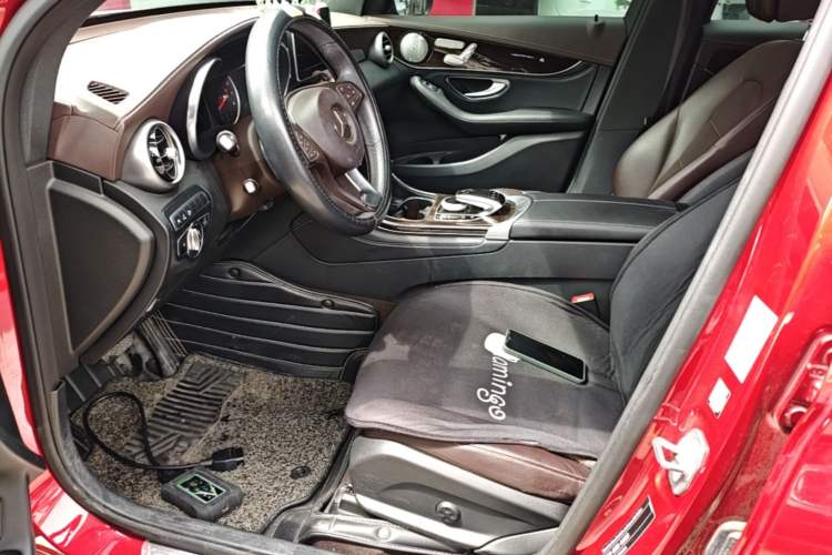 Used Mercedes-Benz GLC 2018 Facelift GLC 260 4MATIC Luxury Edition Left Front Seat