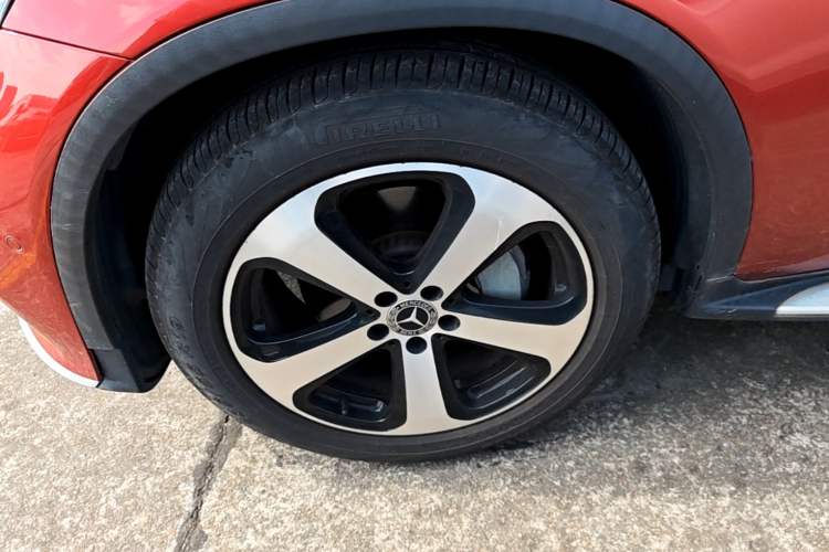 Used Mercedes-Benz GLC 2018 GLC 260 4MATIC Luxury Model Left Front Wheel Hub