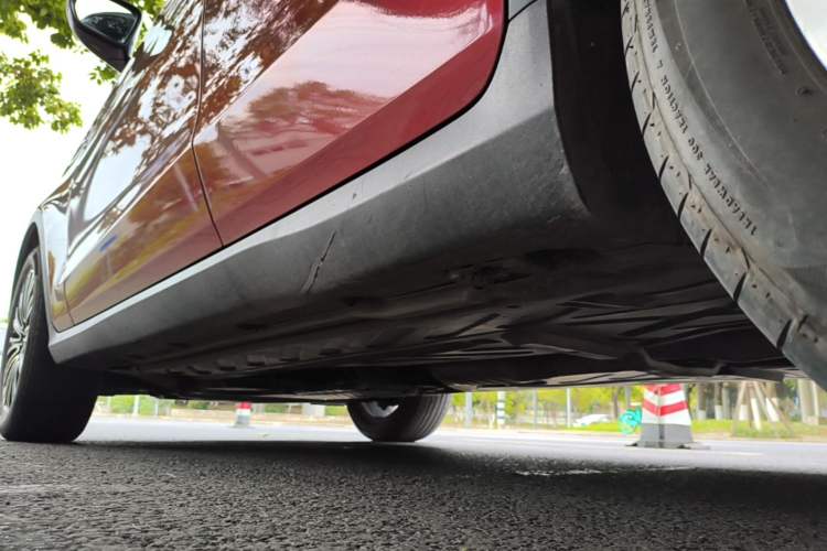 Used Mercedes-Benz GLC 2018 Facelifted GLC 260 4MATIC Dynamic Edition Left Side Sill
