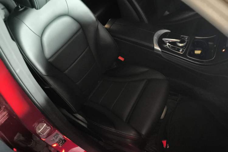 Used Mercedes-Benz GLC 2018 GLC 260 4MATIC Dynamic Edition Right Front Seat