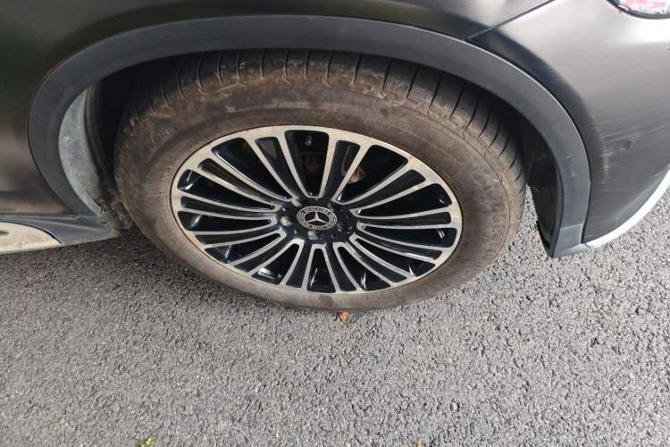 Used Mercedes-Benz GLC 2018 GLC 260 4MATIC Dynamic Edition Right Front Wheel Hub