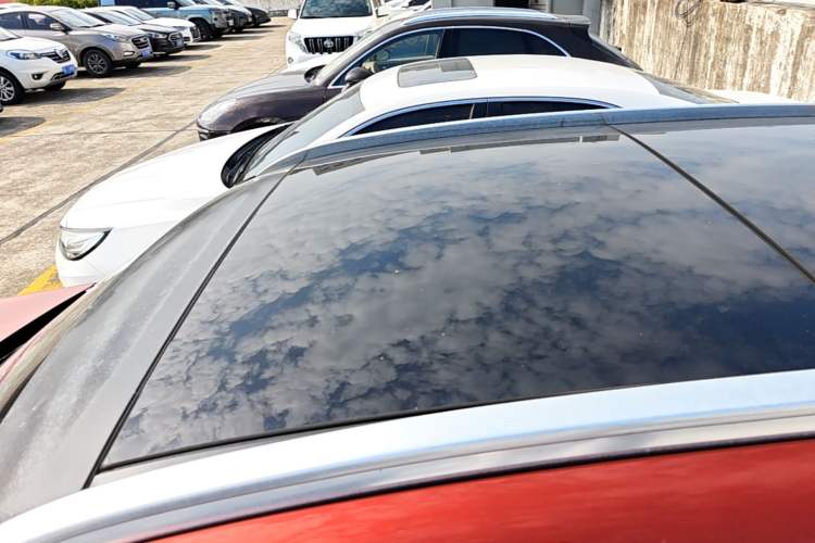 Used Mercedes-Benz GLC 2018 GLC 260 4MATIC Luxury Model Roof