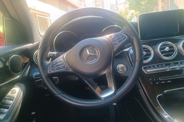 Used Mercedes-Benz GLC 2018 GLC 260 4MATIC Dynamic Edition Steering Wheel