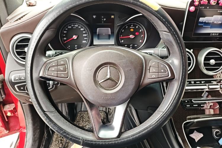 Used Mercedes-Benz GLC 2018 Facelift GLC 260 4MATIC Luxury Edition Steering Wheel