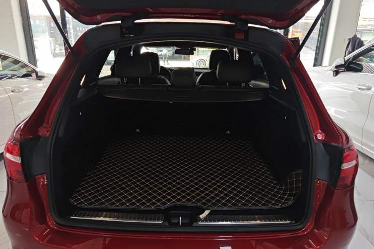 Used Mercedes-Benz GLC 2018 Facelifted GLC 260 4MATIC Dynamic Edition Trunk