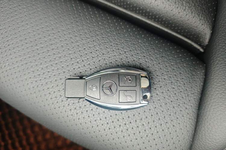 Used Mercedes-Benz GLC 2018 Facelift GLC 260 4MATIC Luxury Edition Vehicle Key