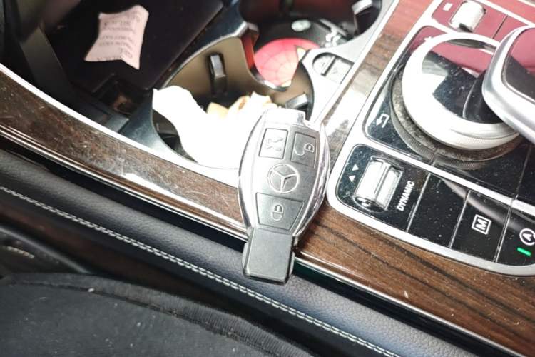 Used Mercedes-Benz GLC 2018 Facelift GLC 260 4MATIC Luxury Edition Vehicle Key
