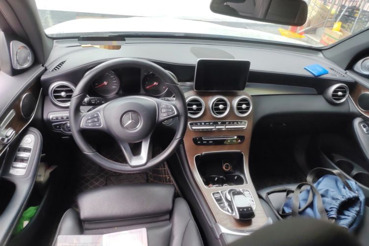 Used Mercedes-Benz GLC 2018 GLC 300 4MATIC Sport Edition Center Console