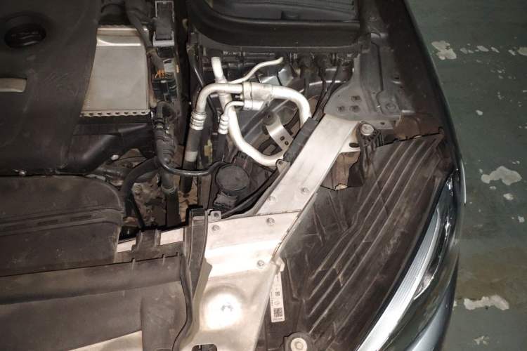 Used Mercedes-Benz GLC 2018 GLC 260 4MATIC Dynamic Edition Engine Bay Left