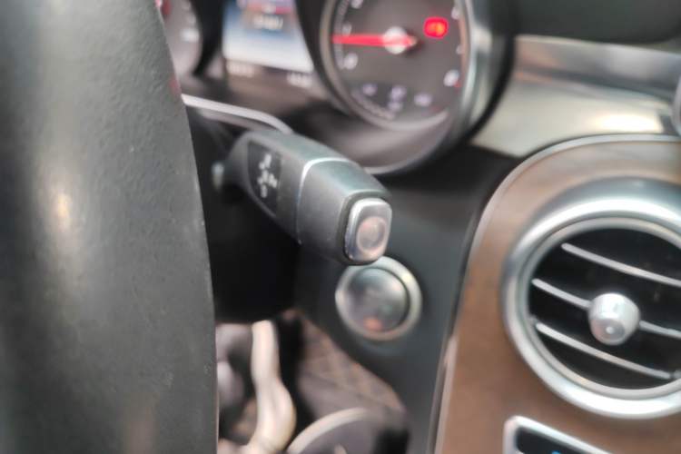 Used Mercedes-Benz GLC 2018 GLC 300 4MATIC Sport Edition Gear Lever