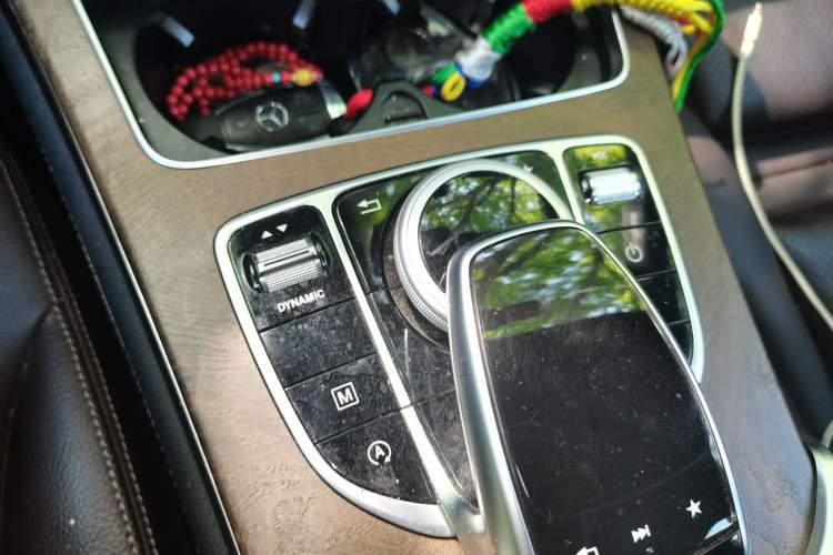 Used Mercedes-Benz GLC 2018 GLC 300 4MATIC Sport Edition Gear Lever