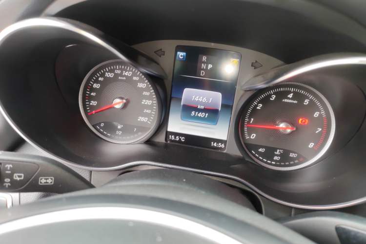 Used Mercedes-Benz GLC 2018 GLC 300 4MATIC Sport Edition Odometer Close Up