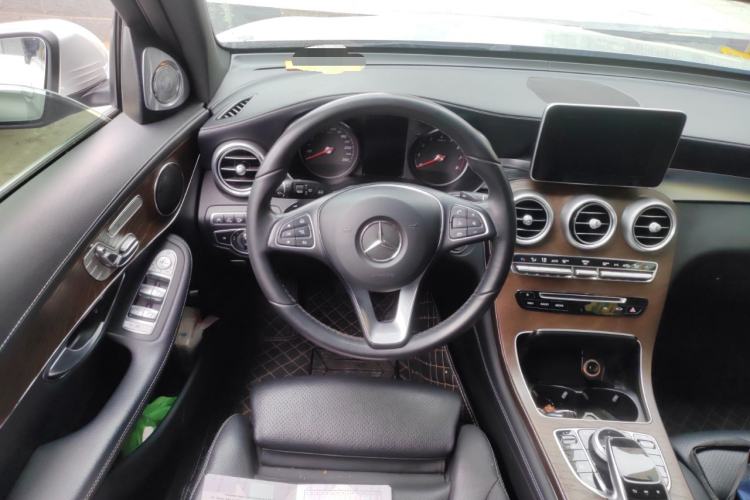 Used Mercedes-Benz GLC 2018 GLC 300 4MATIC Sport Edition Steering Wheel