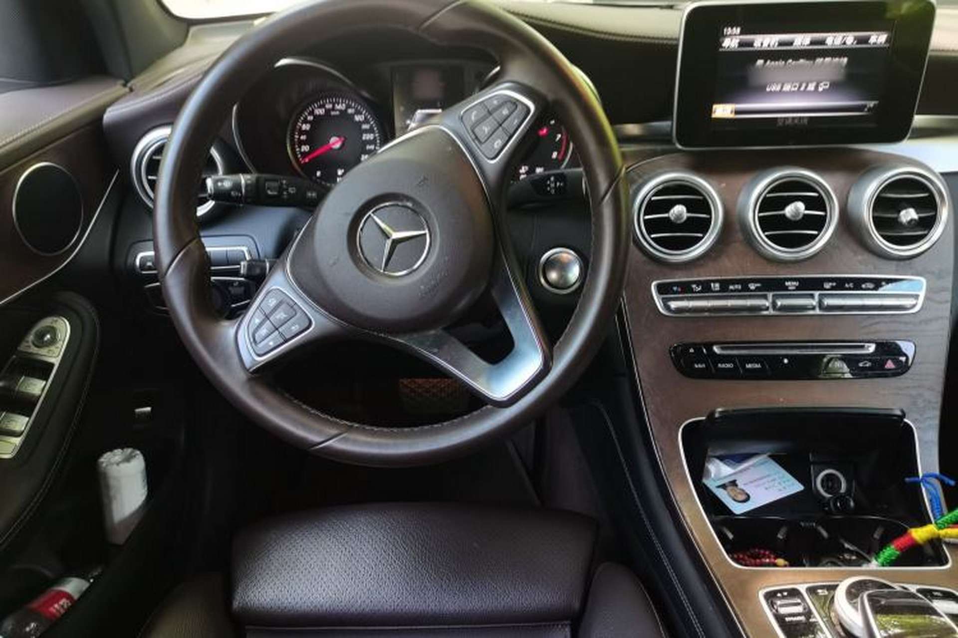 Used Mercedes-Benz GLC 2018 GLC 300 4MATIC Sport Edition Steering Wheel