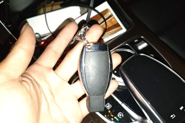 Used Mercedes-Benz GLC 2018 GLC 260 4MATIC Dynamic Edition Vehicle Key