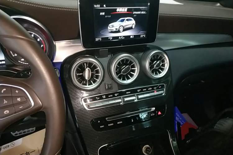Used Mercedes-Benz GLC 2018 GLC 200 4MATIC Audio And AC Panel