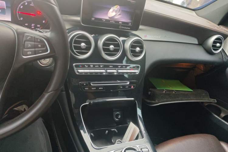 Used Mercedes-Benz GLC 2018 Facelift GLC 200 4MATIC Audio And AC Panel