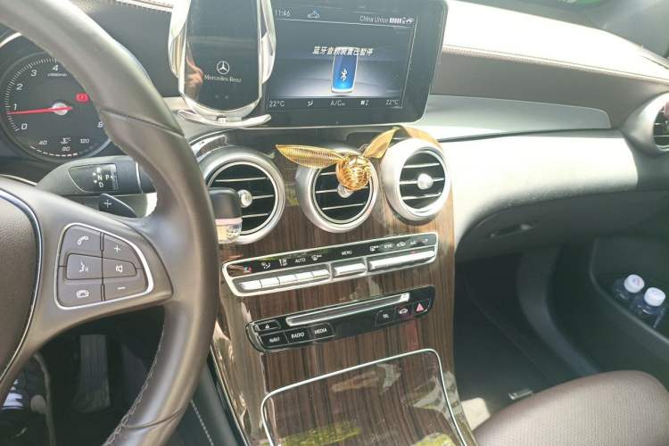 Used Mercedes-Benz GLC 2018 Facelift GLC 260 4MATIC Luxury Edition Audio And AC Panel