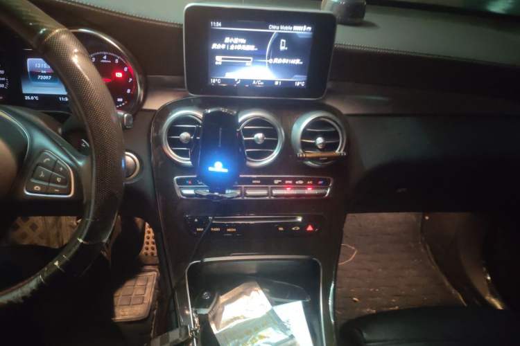 Used Mercedes-Benz GLC 2018 Facelifted GLC 260 4MATIC Dynamic Edition Audio And AC Panel