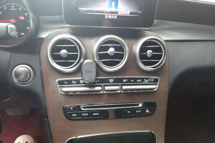 Used Mercedes-Benz GLC 2018 Refreshed GLC 300 4MATIC Dynamic Edition Audio And AC Panel