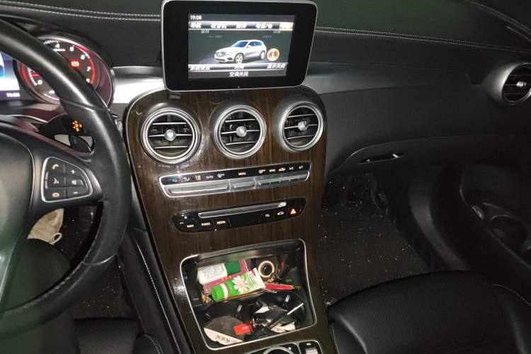 Used Mercedes-Benz GLC 2018 GLC 260 4MATIC Luxury Model Audio And AC Panel