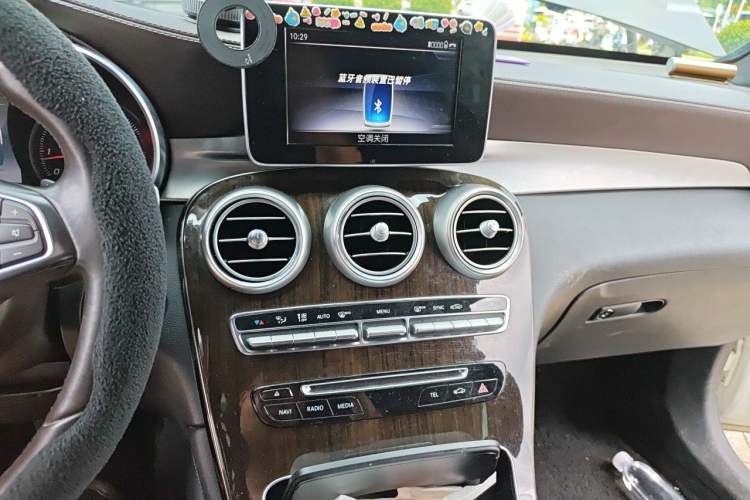 Used Mercedes-Benz GLC 2018 Facelift GLC 260 4MATIC Luxury Edition Audio And AC Panel