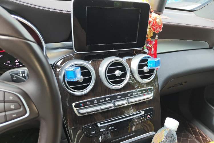 Used Mercedes-Benz GLC 2018 Facelifted GLC 260 4MATIC Dynamic Edition Audio And AC Panel