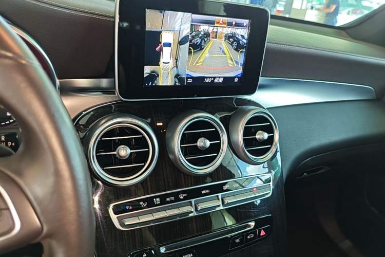 Used Mercedes-Benz GLC 2018 GLC 260 4MATIC Luxury Model Audio And AC Panel